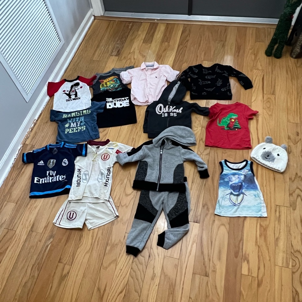 Toddler boy 2 T clothes
